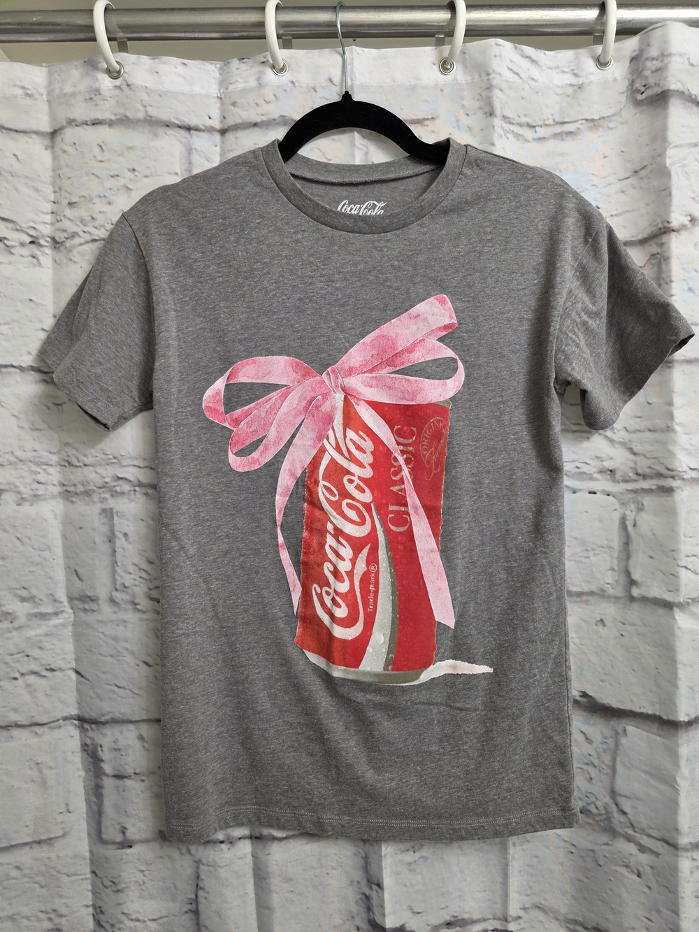 Coca Cola Gray Short-Sleeve Tee with Red Can and Pink Bow Graphic Size Small